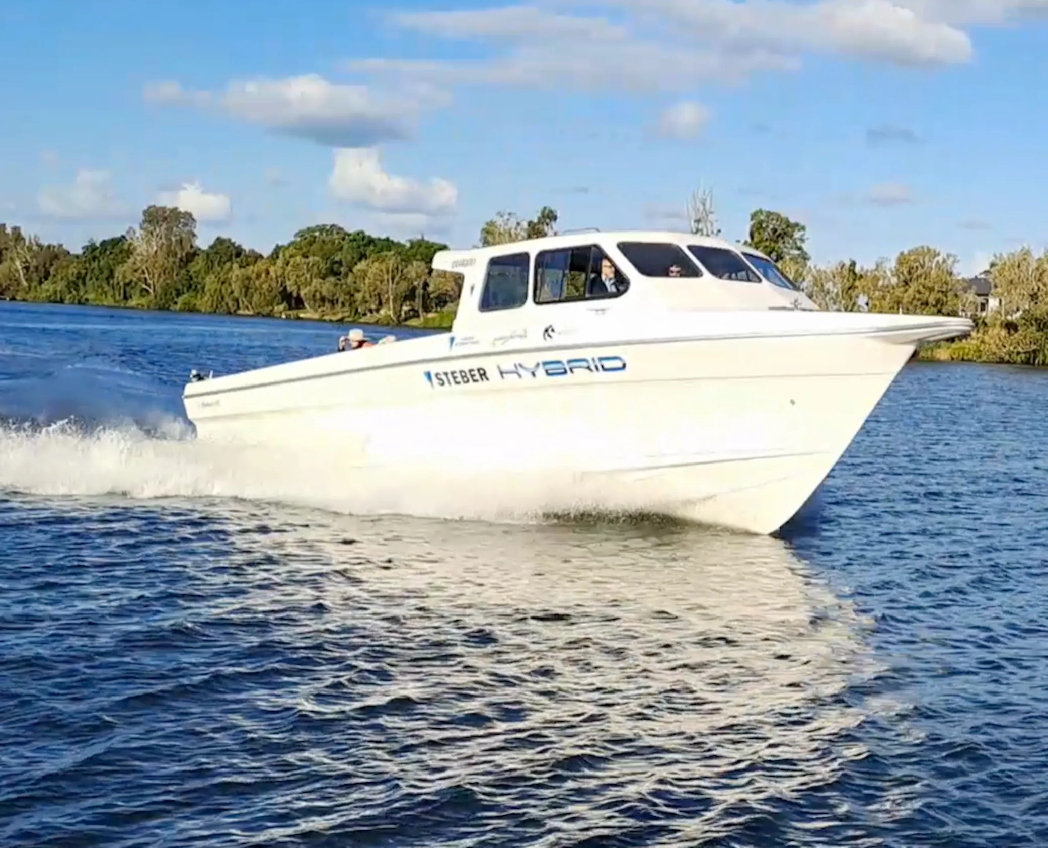 News hybridboat